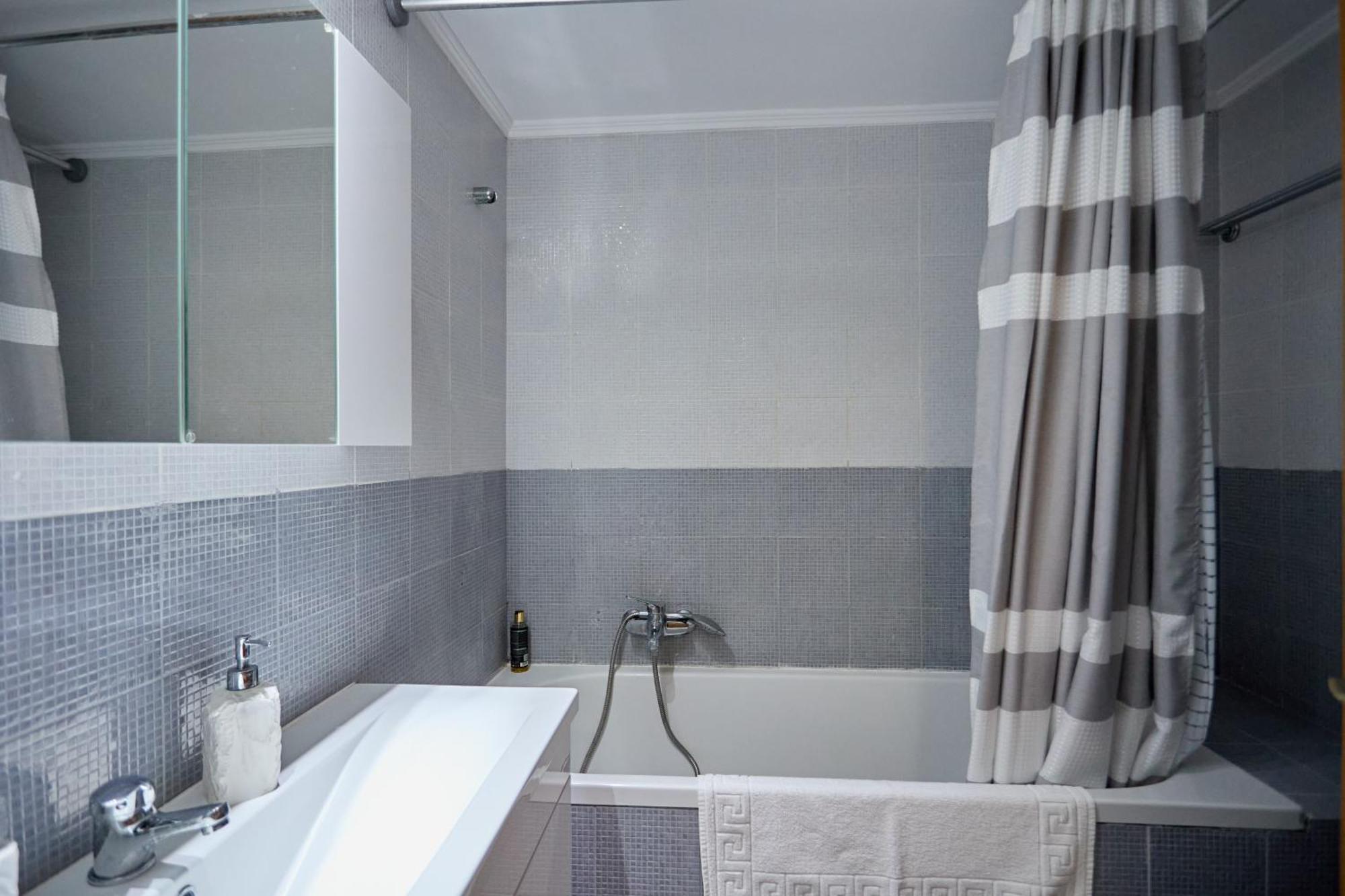 Chios Town Apartment - Heart Of Chios Town With 2 Minute Walk To The Beach エクステリア 写真